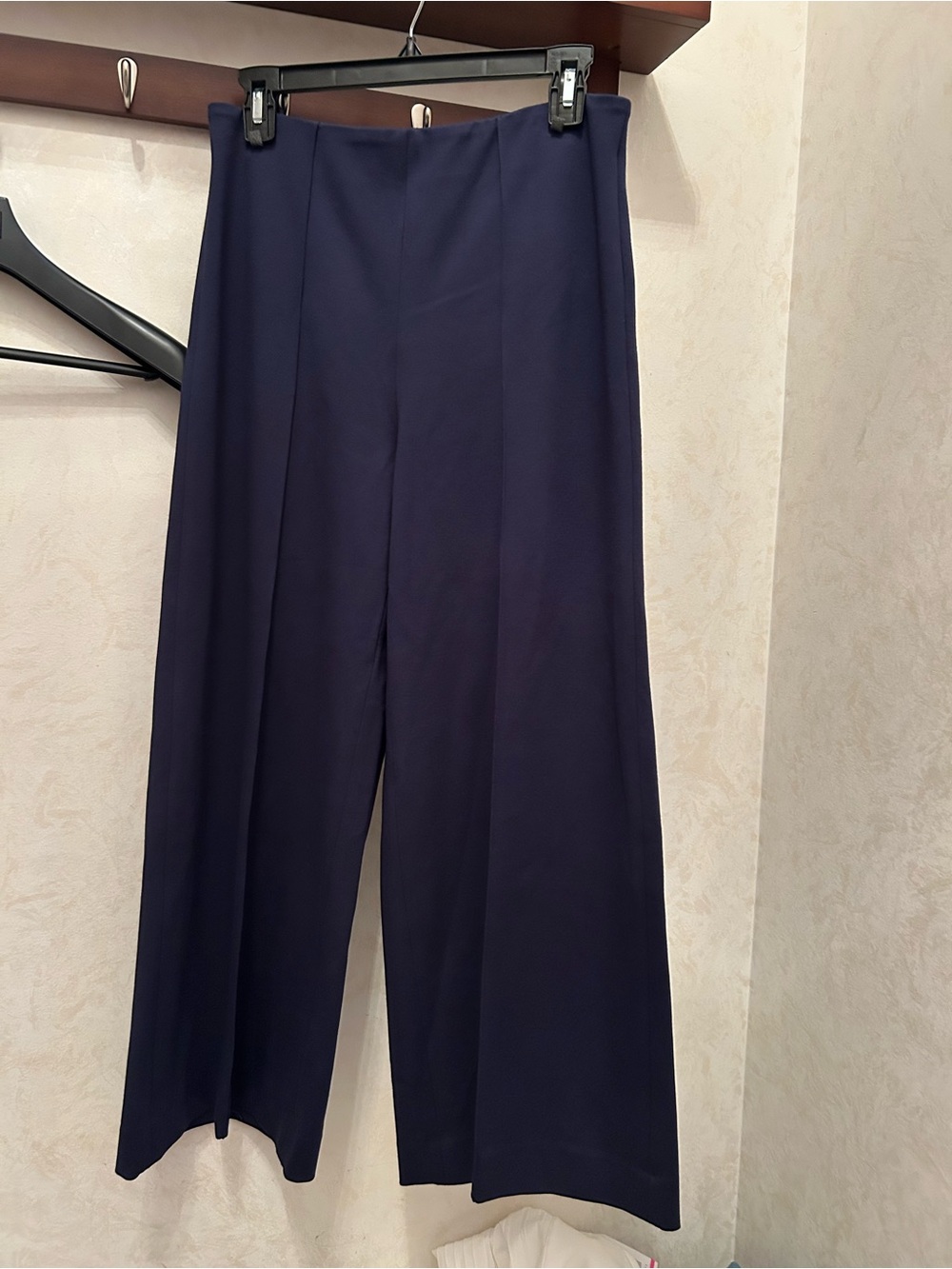Classic and comfy! Rag & Bone irona Ponte cropped wide leg pants in navy size m - Picture 2 of 6